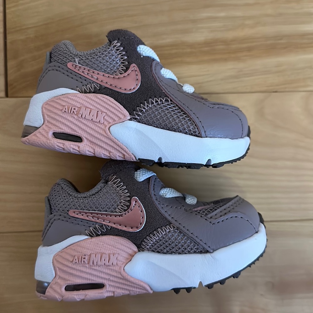 2C BABY NIKES